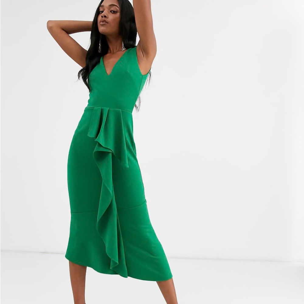 Asos True Violet Exclusive Frill Detail Midaxi
Dress. Size 0
New with tag